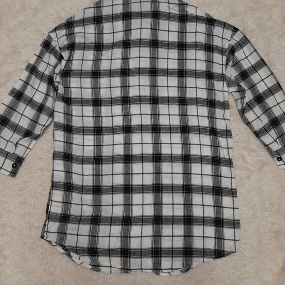 TAHARI Woman's 100% Cotton Black and White Plaid Buttons Up Flannel Dress Shirt - Picture 3 of 8